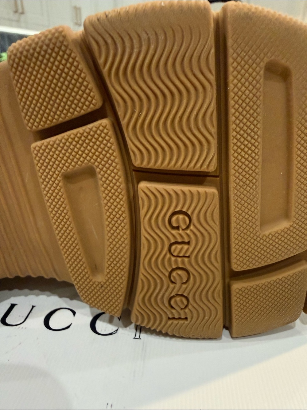 Gucci Kids Gold Sandals with Pink Logo Accents - Picture 6 of 10